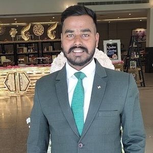 Meet your Posher, Ravi